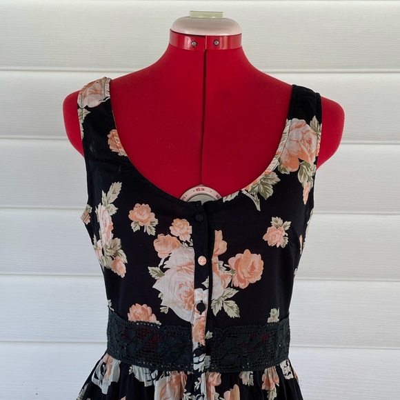 TOPSHOP Black Lace Floral Mini Dress Sz 6 - Picture 2 of 11